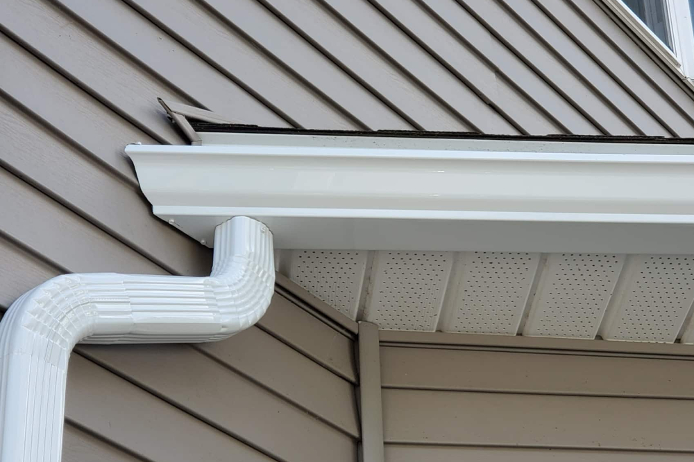 Aluminum-Seamless-Gutter-Installation-and-Repair-Northern-Kentucky-wide - Integrity 1st Roofing
